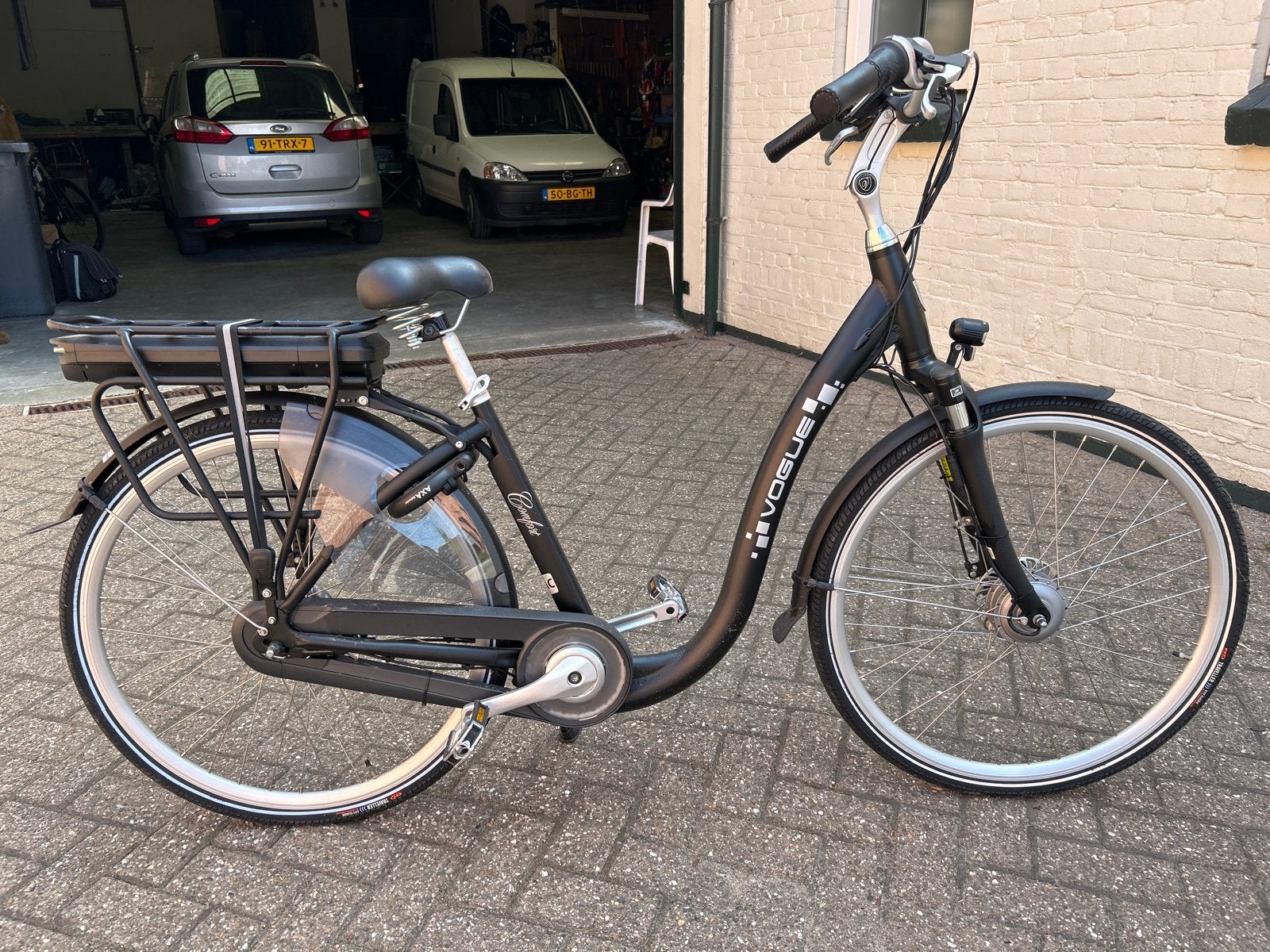 Vogue Comfort E-bike - Damesfiets (lage instap), Gebruikt, 51 tot 55 cm, 30 tot 50 km per accu, Ophalen