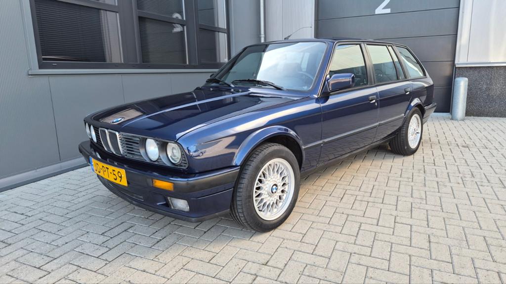 BMW E30 316i Edition Touring U9 1994 Mauritius Blauw, Auto's, BMW, 1596 cc, 4 cilinders, Blauw, Origineel Nederlands