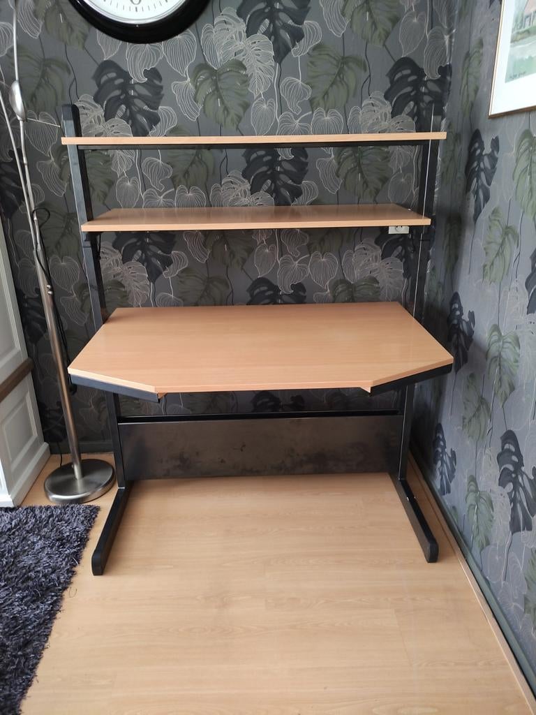 IKEA Jerker computerbureau  gratis, Ophalen, Gebruikt, Spaanplaat of MDF, Bruin