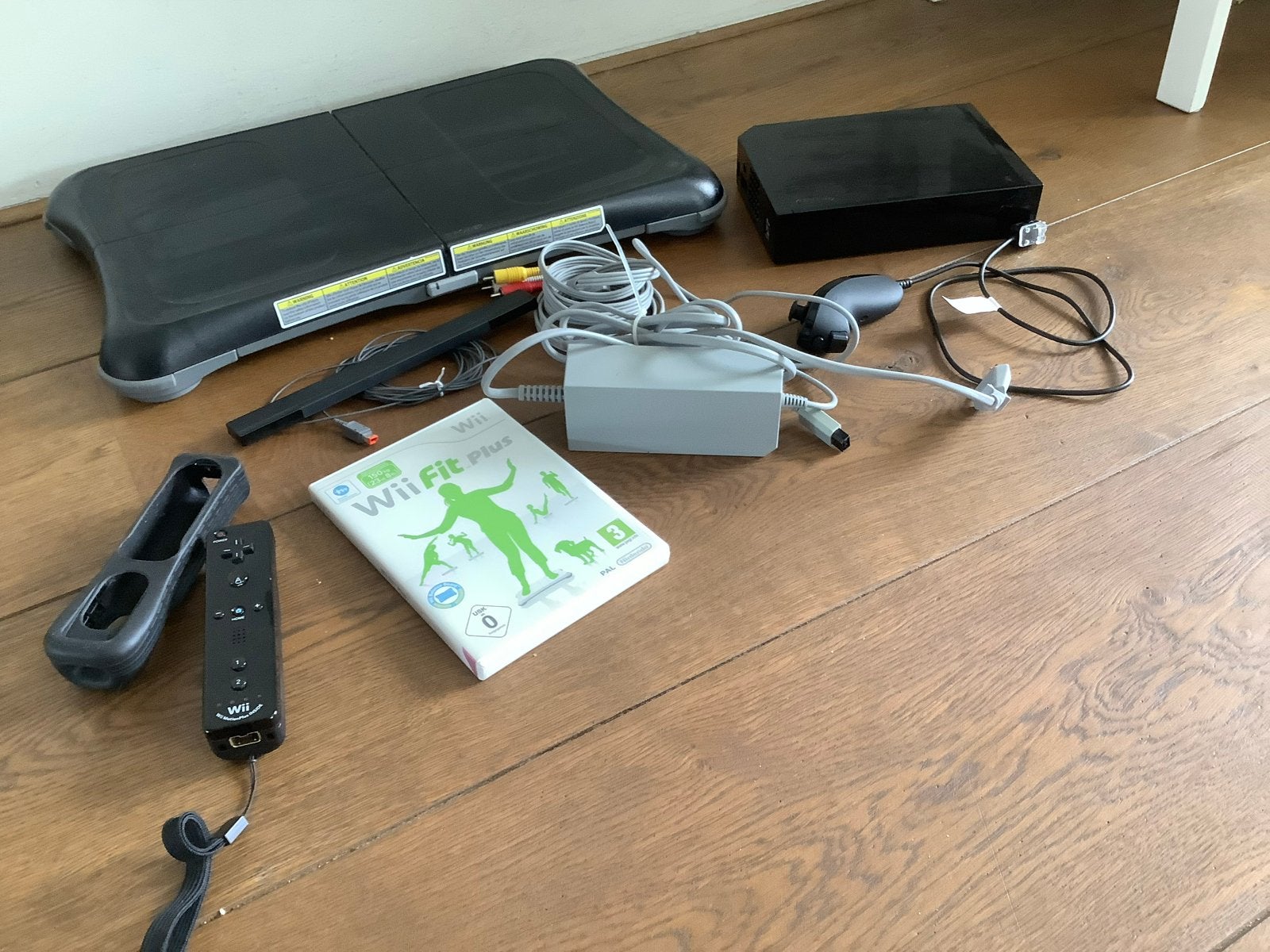 Nintendo Wii RVL-101(EUR) met Wii Fit Plus en Balance Board, Ophalen, Gebruikt, Met 1 controller, Met games