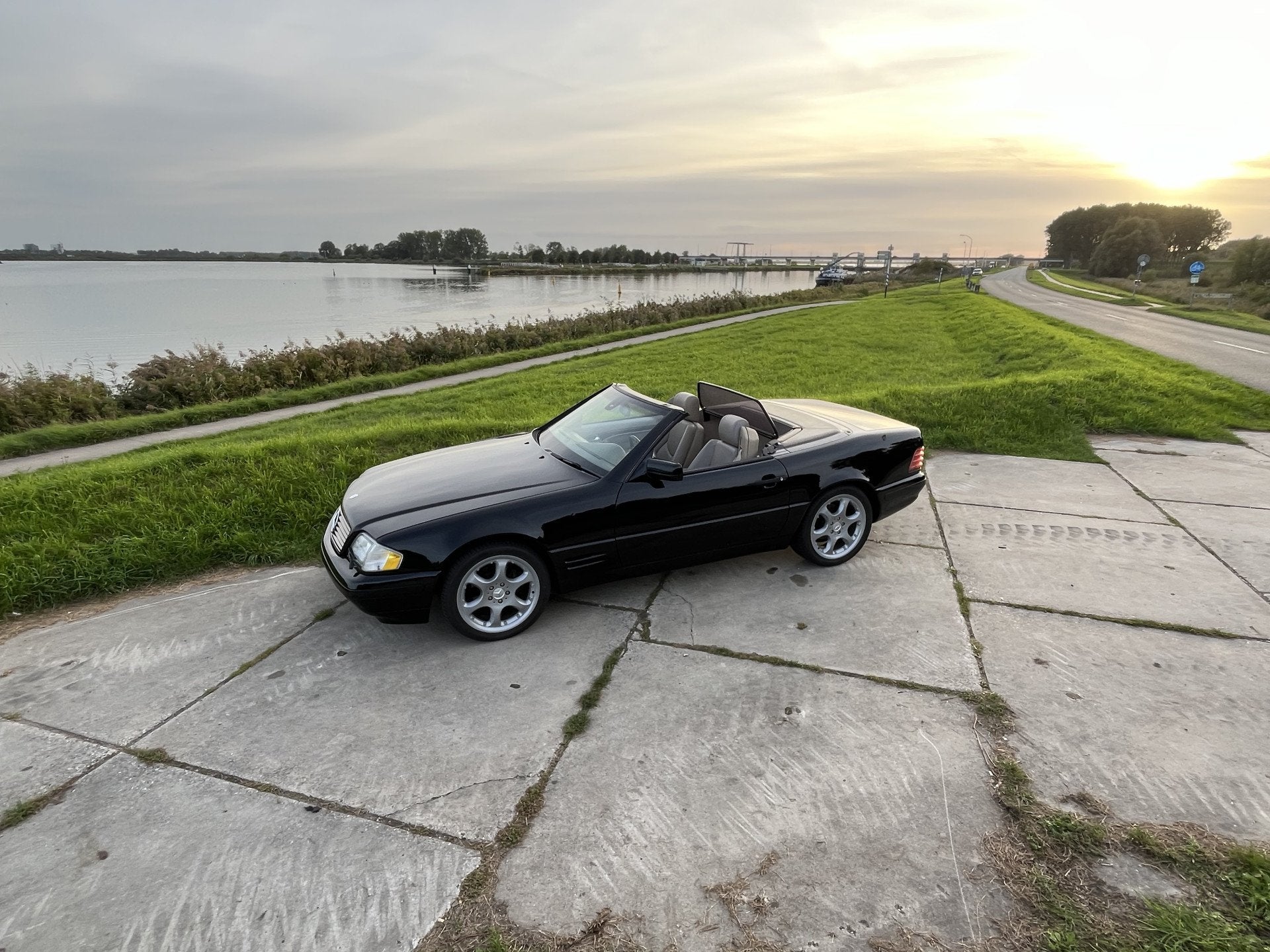 Mercedes-Benz SL-Klasse SL500 (bj 1997, automaat), Auto's, Zwart, Leder, 2 stoelen, Geïmporteerd