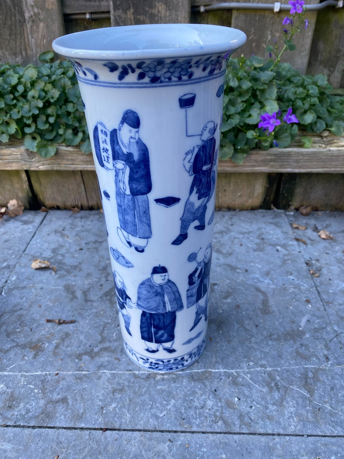 Antieke Chinese Blauw-Witte Vaas met Figuren, Ophalen