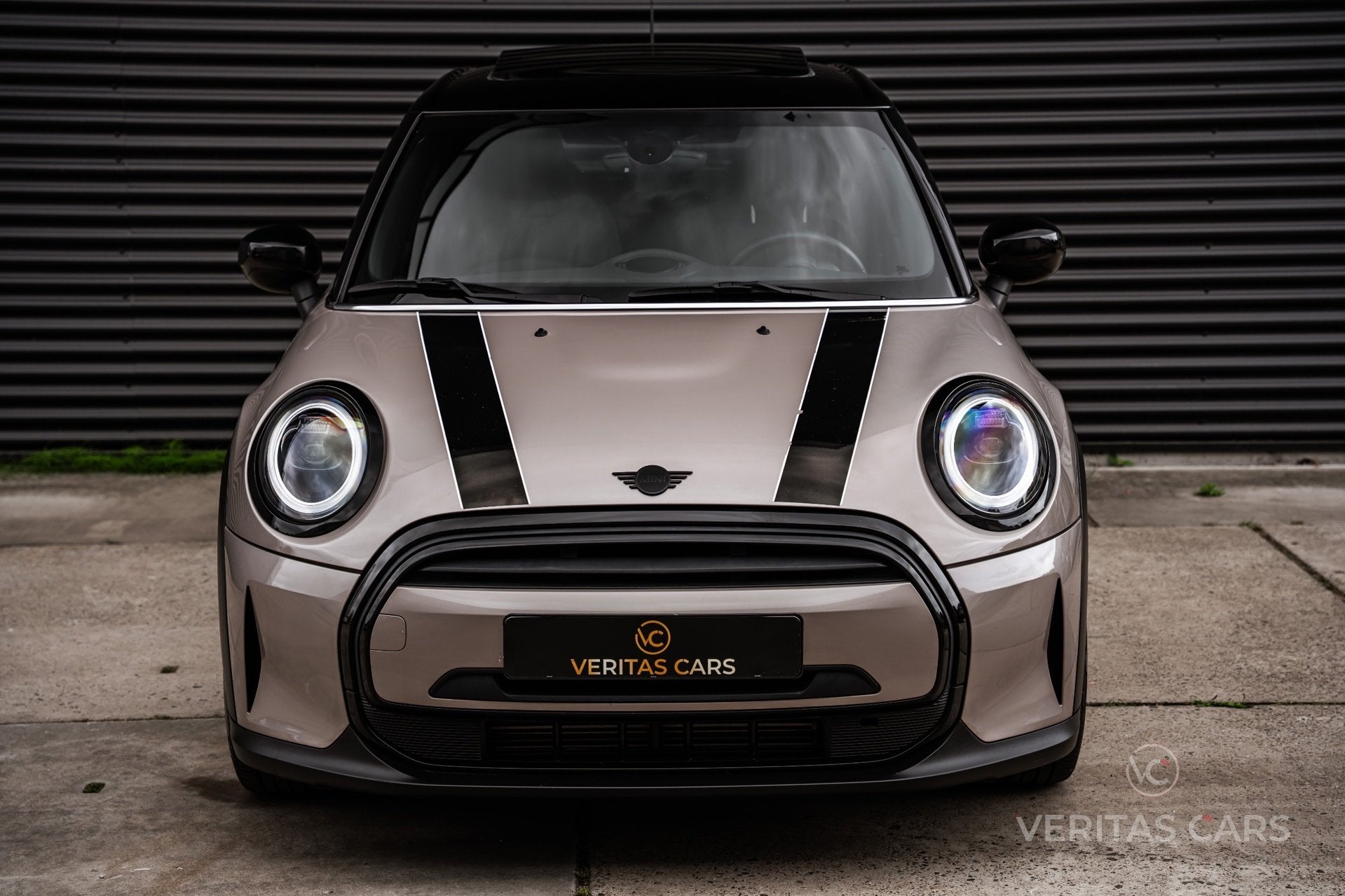 Mini 5-Deurs 1.5 Cooper Business Edition 136PK|Pano|Ambiance, Auto's, 136 pk, Gebruikt, Leder, Bedrijf