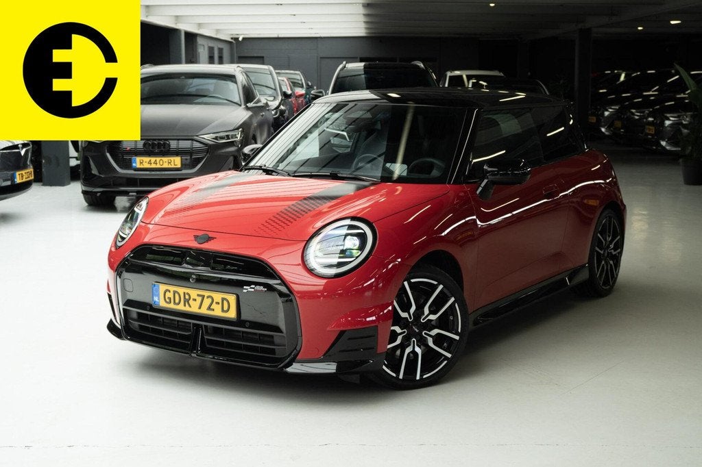 Mini Mini Cooper E John Cooper Works M 40.7 kWh | SOH 97,2%, Gebruikt, 41 kWh, 4 stoelen, Origineel Nederlands