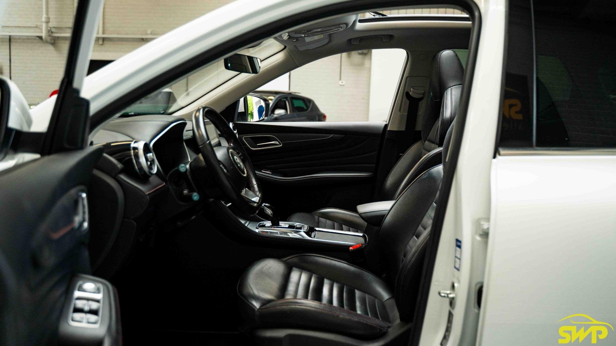 MG EHS 1.5 TGDI Luxury | Leer | Pano | Dodehoek | Full optio, Gebruikt, 4 cilinders, 258 pk, Bedrijf