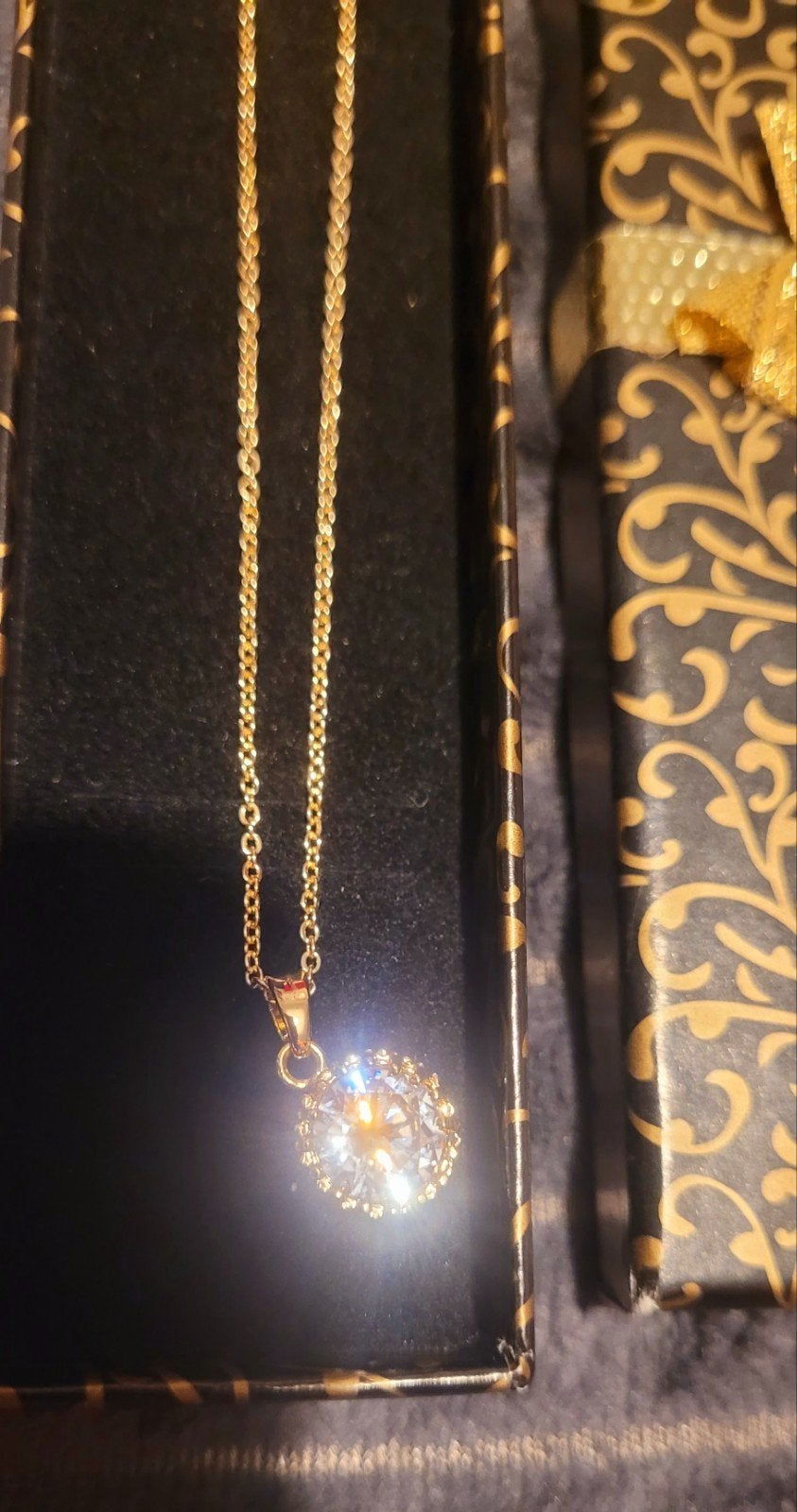 Gouden ketting met schitterende zirkonia hanger, Overige materialen, Nieuw, Ophalen of Verzenden, Met edelsteen