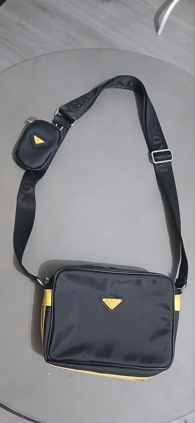 Prada Schoudertas - Nieuw, €25, Sieraden, Tassen en Uiterlijk, Tassen | Schoudertassen, Ophalen of Verzenden, Nieuw, Zwart, Overige merken