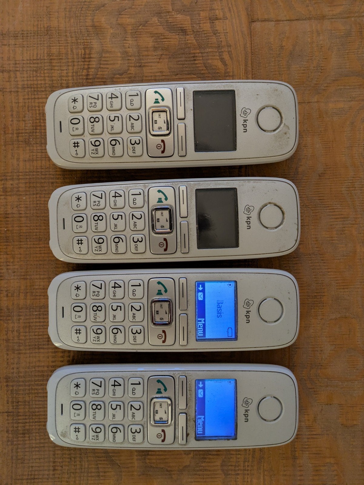 KPN Dallas Comfort 4 draadloze telefoons, Telecommunicatie, Vaste telefoons | Handsets en Draadloos, Ophalen, 2 handsets