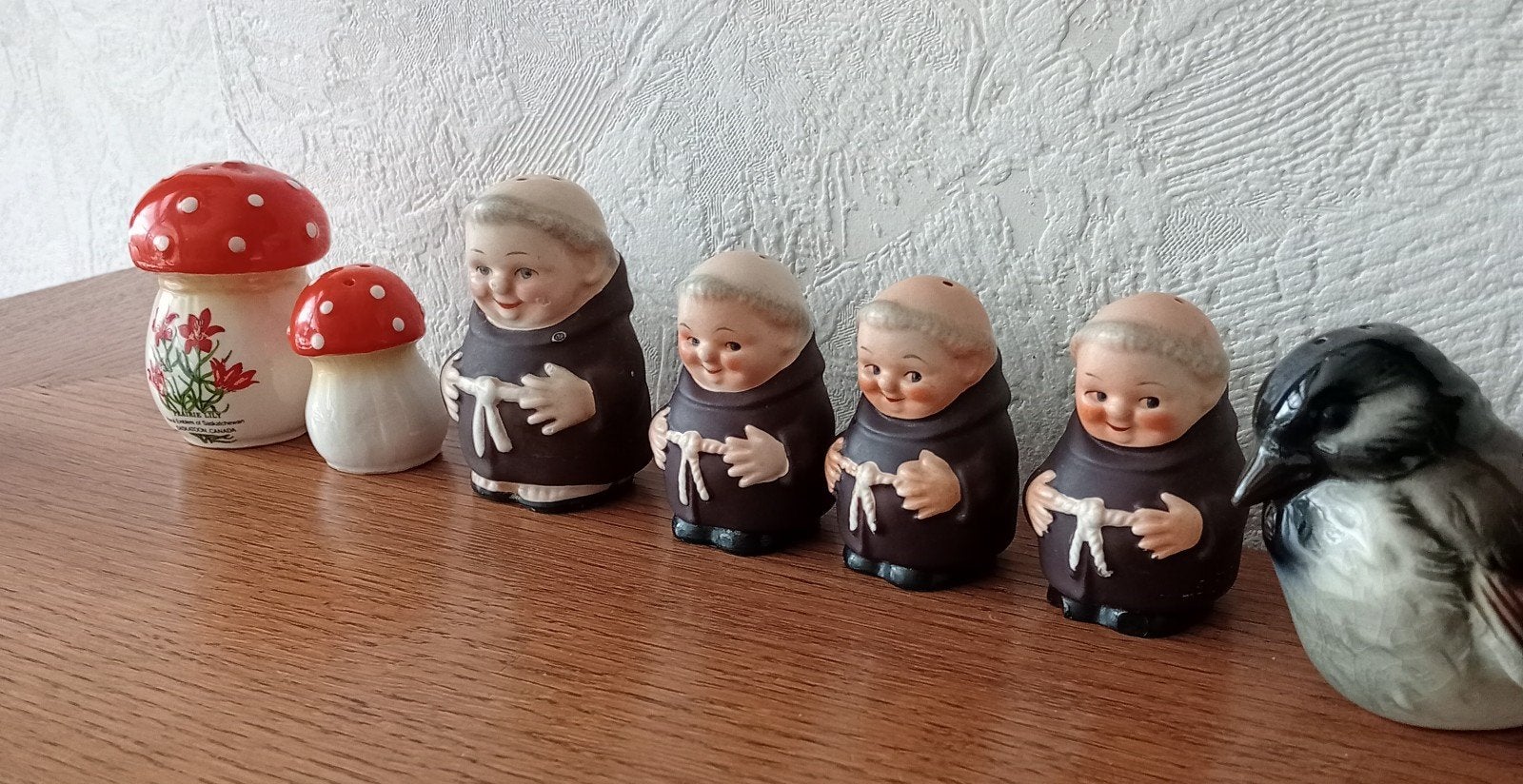 lotje van 7 goebel peper en zout vaatjes, Ophalen of Verzenden, Zo goed als nieuw, Dier