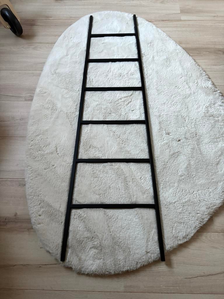 Zwarte decoratieve ladder, Ophalen, Zo goed als nieuw