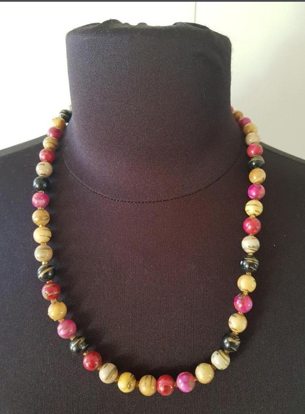 Elegante multicolor kralenketting met schroefsluiting, Sieraden, Tassen en Uiterlijk, Ophalen of Verzenden, Zo goed als nieuw