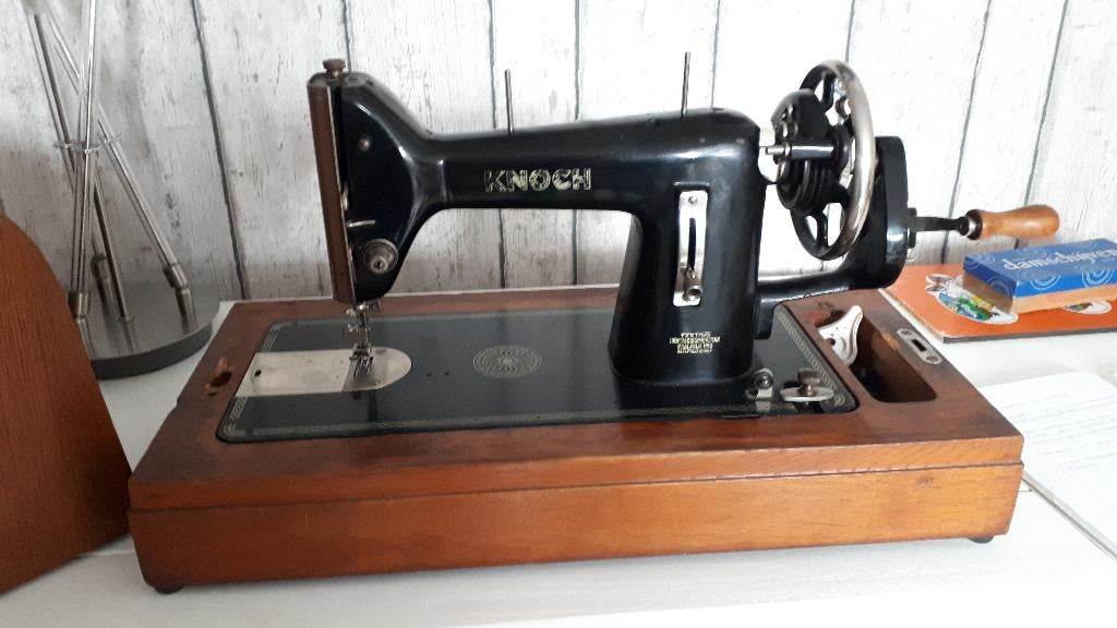 antieke naaimachine textima knoch, Ophalen