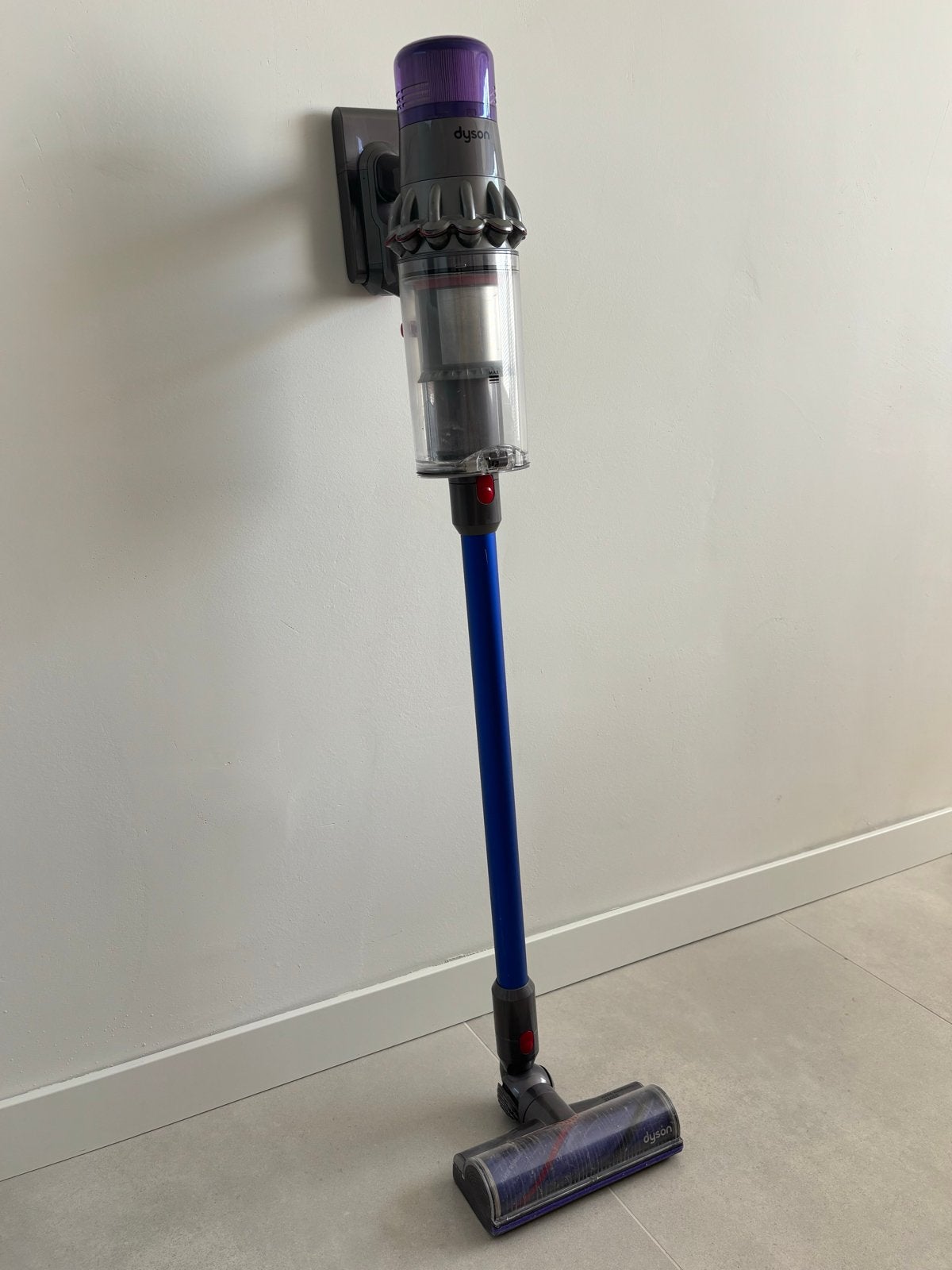 Dyson V11 - Defect (2,5 jaar oud), Witgoed en Apparatuur, Stofzuigers, Niet werkend, Steelstofzuiger, Dyson, Draadloos, Reservoir