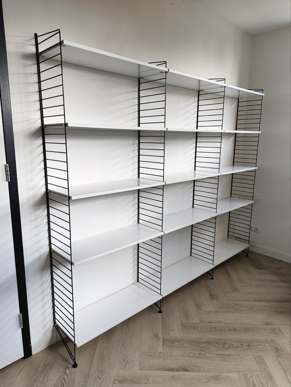 Originele Nisse String wandkast - Zo goed als nieuw, Met plank(en), 200 cm of meer, Modern Scandinavisch Design, Zo goed als nieuw