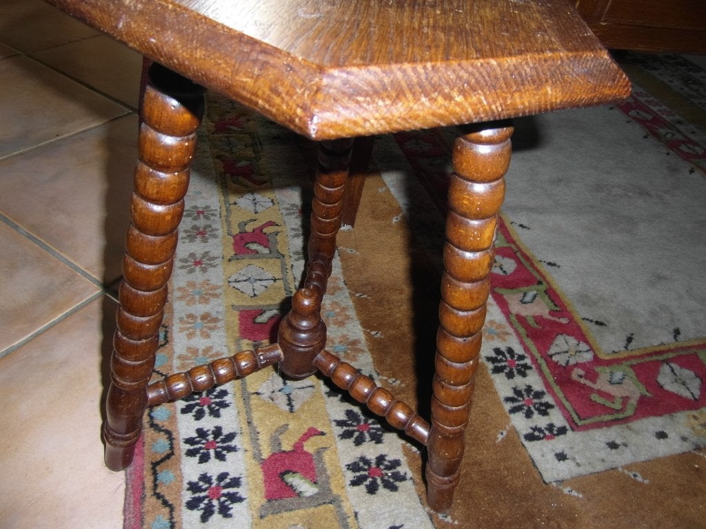 tafeltje 47 cm eiken 10 euro---en een tafeltje 33 cm 7,50, Ophalen of Verzenden