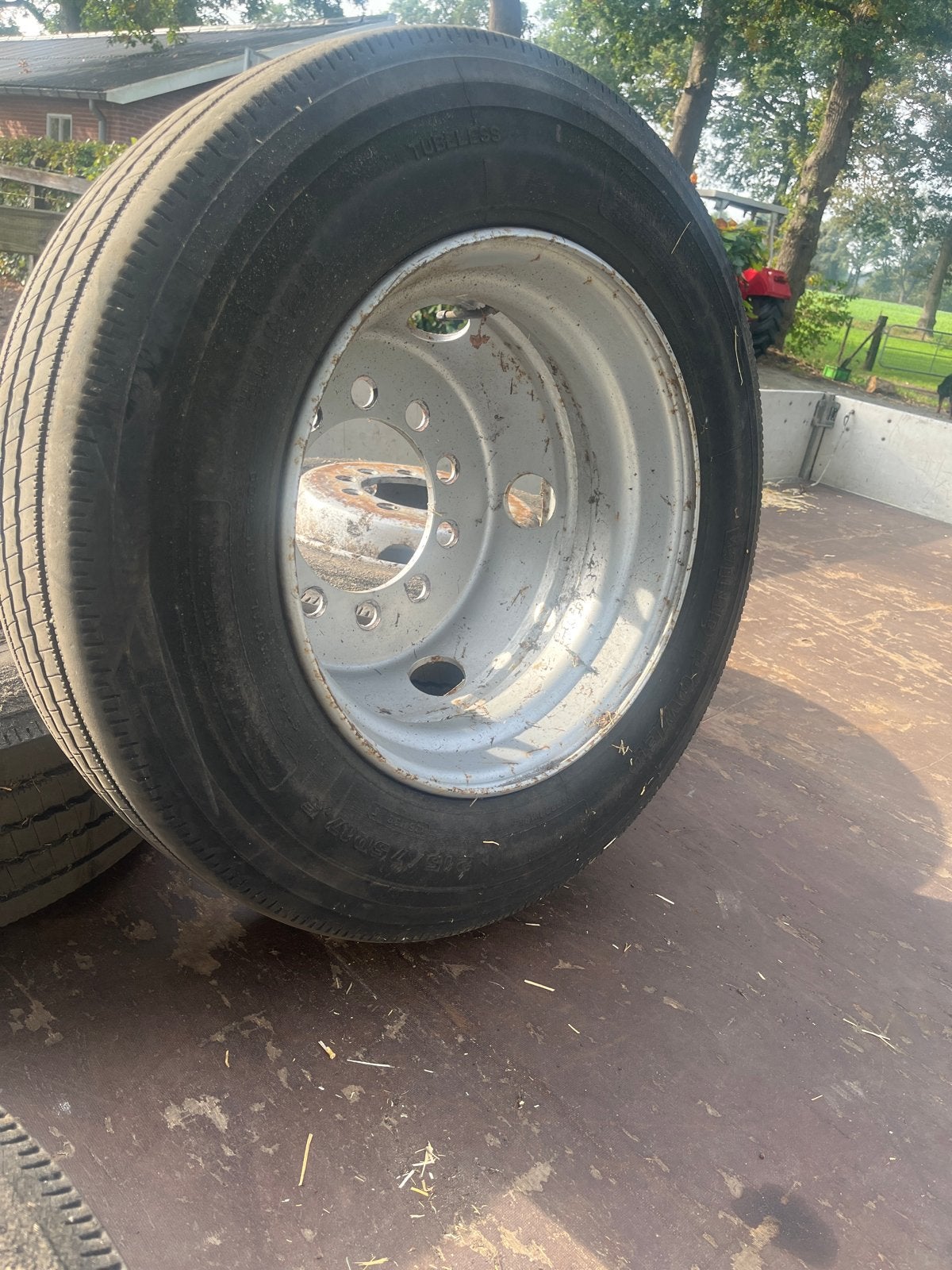 Gebruikte Banden met Velg 215/75R17.5, Ophalen