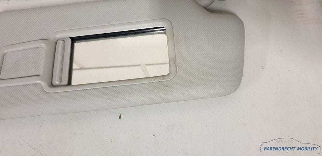 Zonneklep Audi A3 8V zonne klep make up spiegel rechts passa, Auto-onderdelen, Gebruikt, AUDI AG, Auto-Union-Strasse 1
85045  Ingolstadt, DE