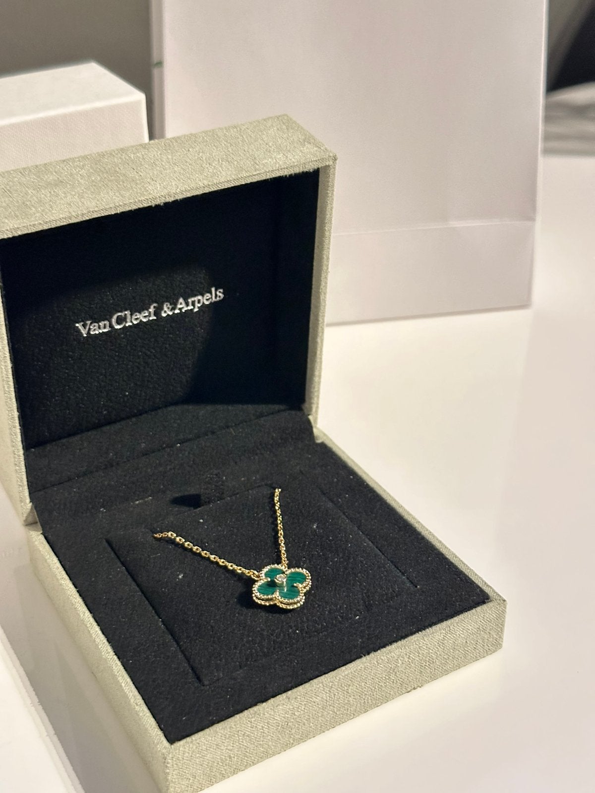 Van Cleef & Arpels ketting, Verzenden, Nieuw