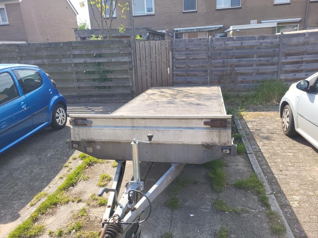 Robuuste dubbelassige plateau aanhanger te koop, Ophalen of Verzenden, Gebruikt