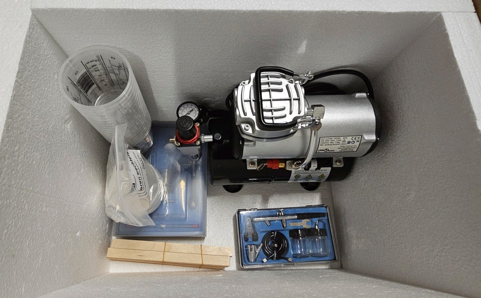 Airbrush Compressorset met 2 pistolen - Nieuw!, Ophalen of Verzenden, Nieuw, Gereedschap of Toebehoren, Overige merken
