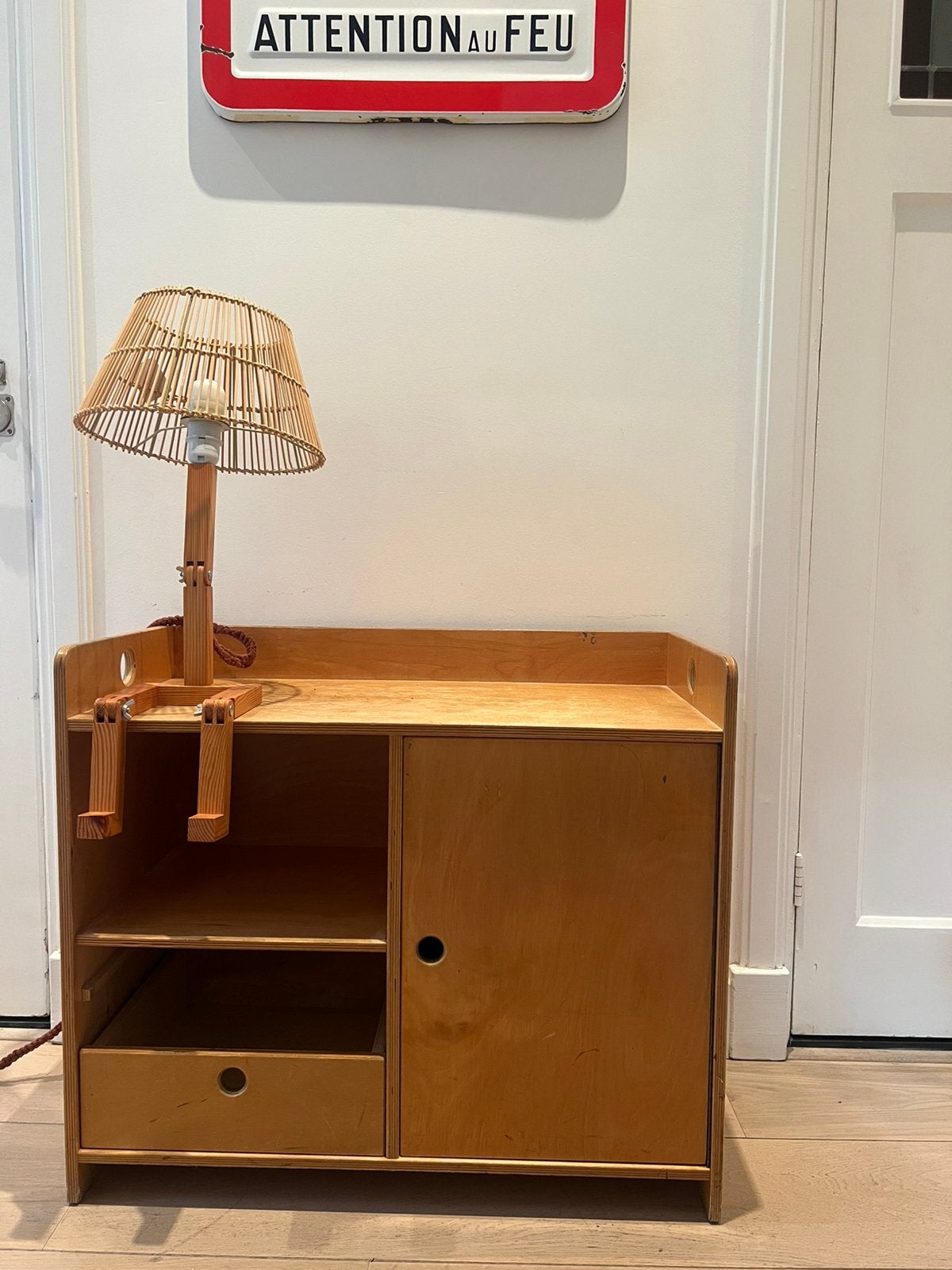 Schatiig vintage houten Rolf kastje., Ophalen, Gebruikt, Overige typen