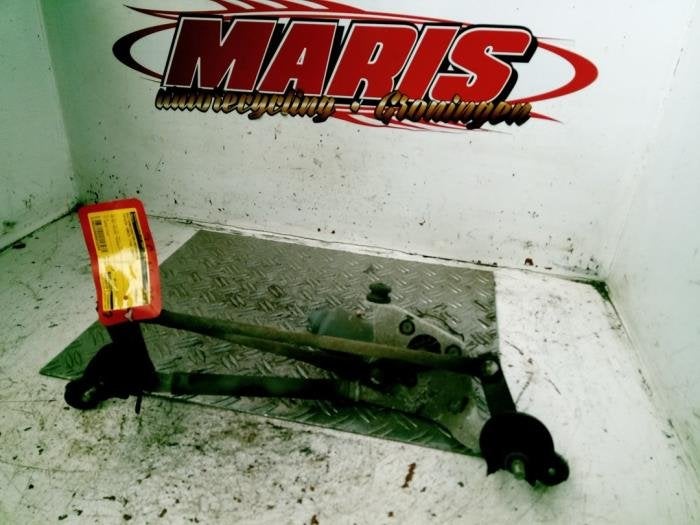 Ruitenwismotor + Mechaniek van een Toyota Yaris, Gebruikt, -, -, Ophalen of Verzenden