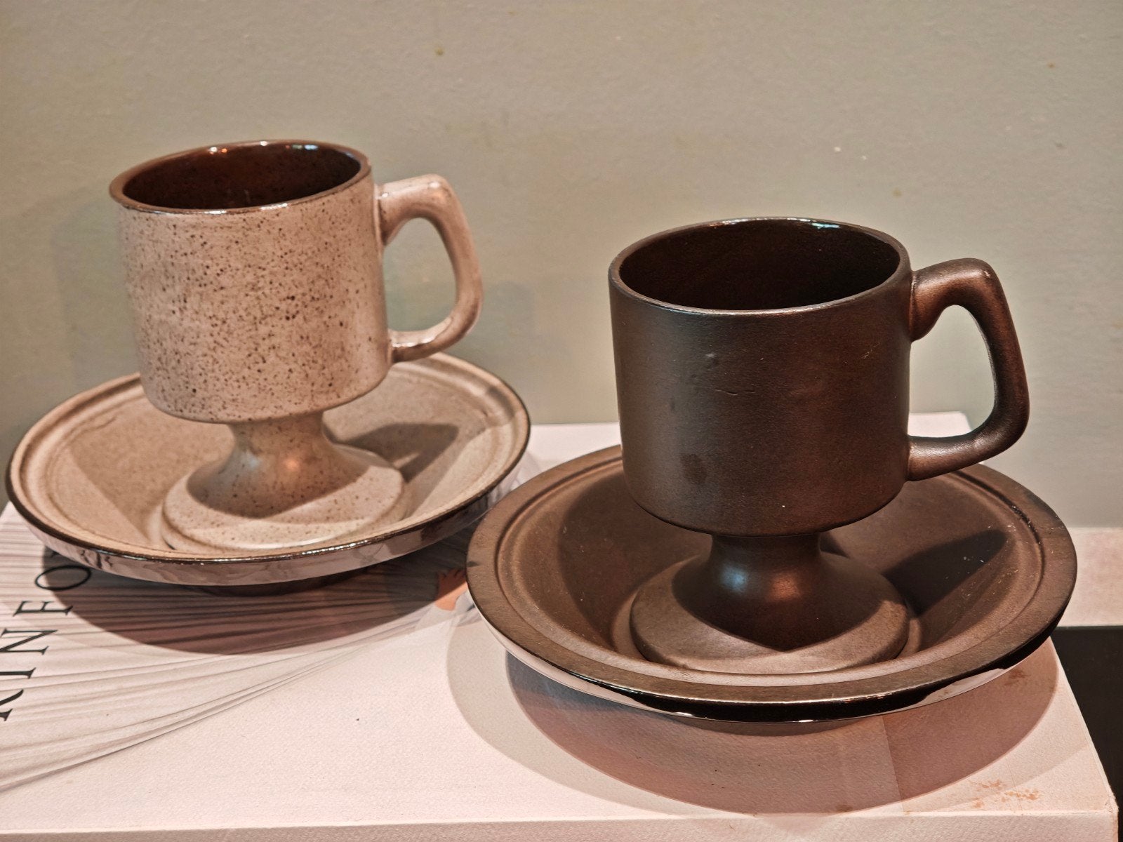 Vintage Cor Unum koffiekopjes met schotels - set van 2, Antiek en Kunst, Ophalen of Verzenden