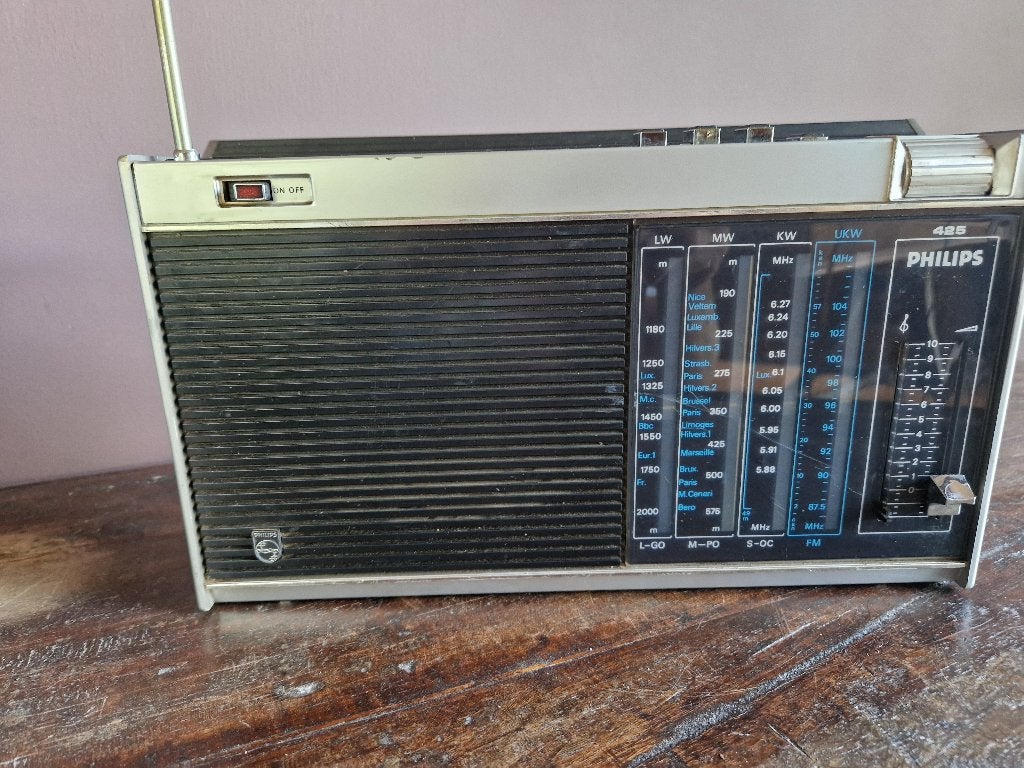 Philips draagbare transistorradio 425 | Model 22RL425, Antiek en Kunst, Antiek | Tv's en Audio, Ophalen of Verzenden