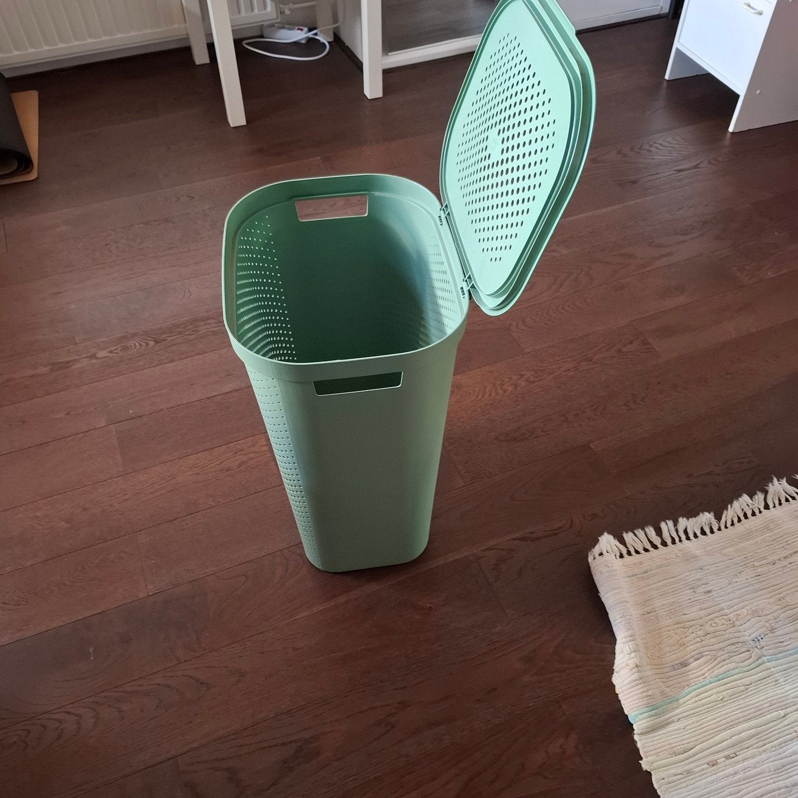 2 mooie groene kunststof wasmanden met deksel., Ophalen, Zo goed als nieuw, Kunststof