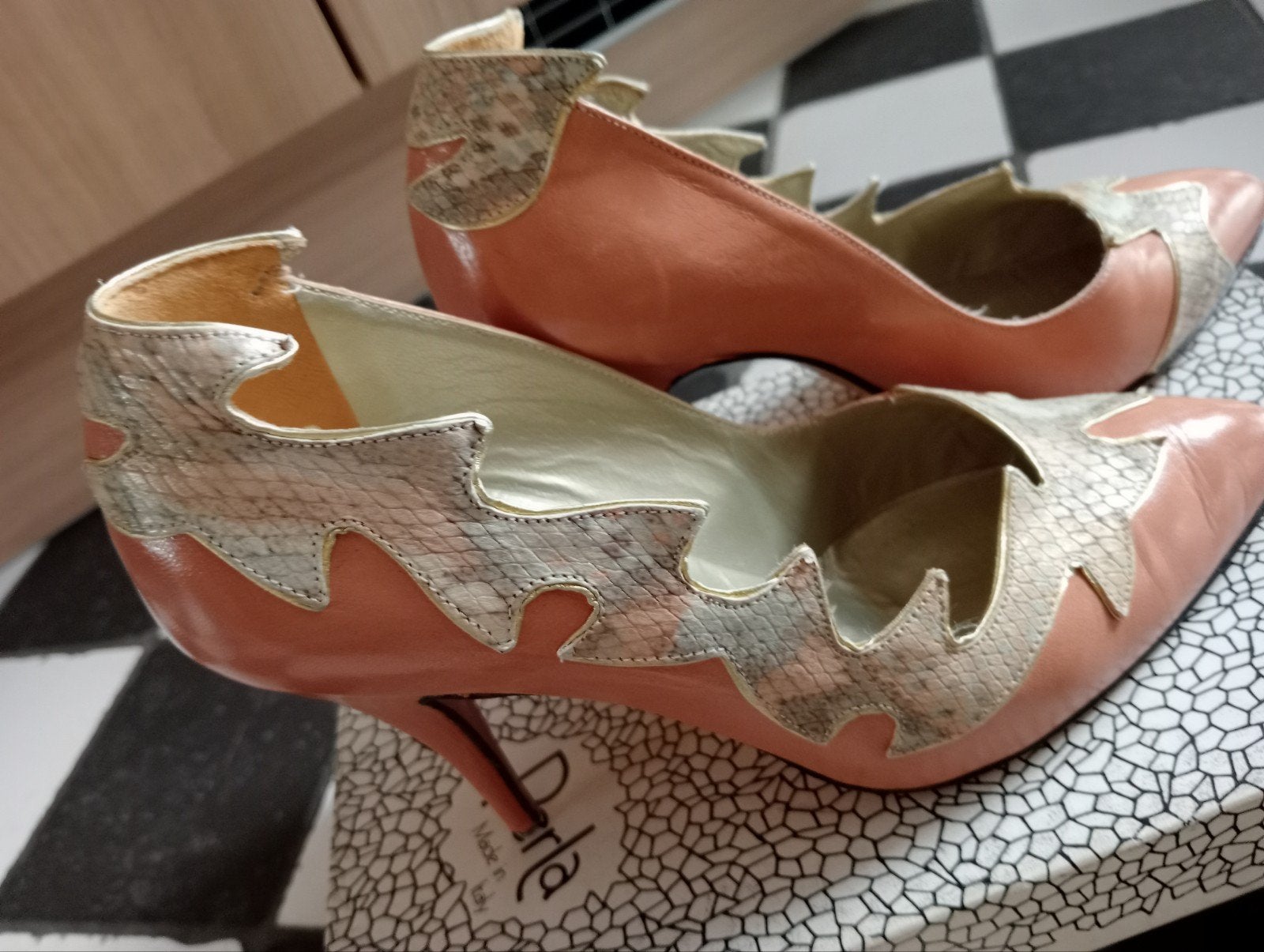 Perla hakken pumps maat 37,5 zgan 100% leer zalm / slang, Overige kleuren, Zo goed als nieuw, Schoenen met hoge hakken, Perla