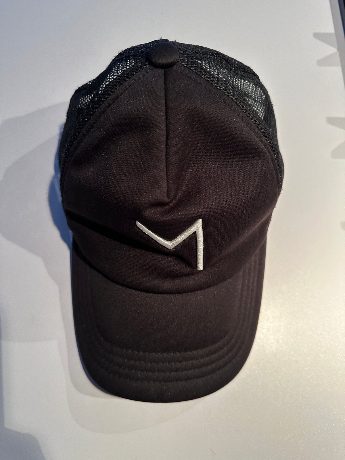 MINIMAL Zwarte Trucker Pet met Wit Logo, Ophalen, Zo goed als nieuw, One size fits all, Pet