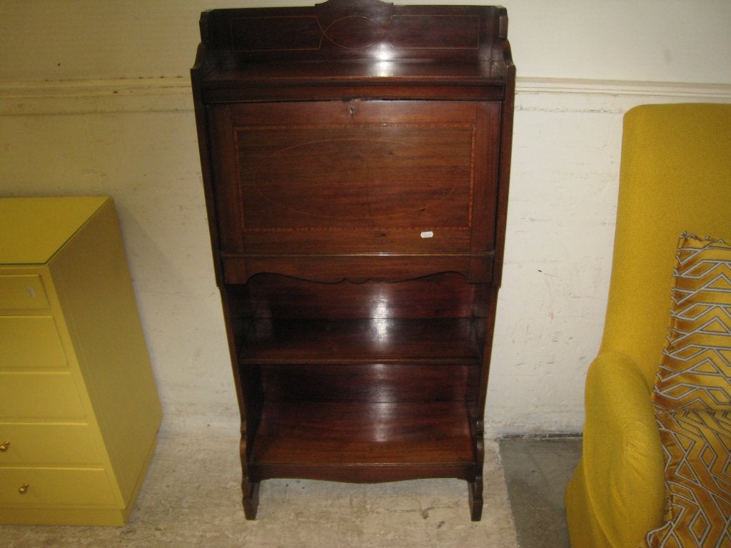 Engelse antieke smalle wandsecretaire