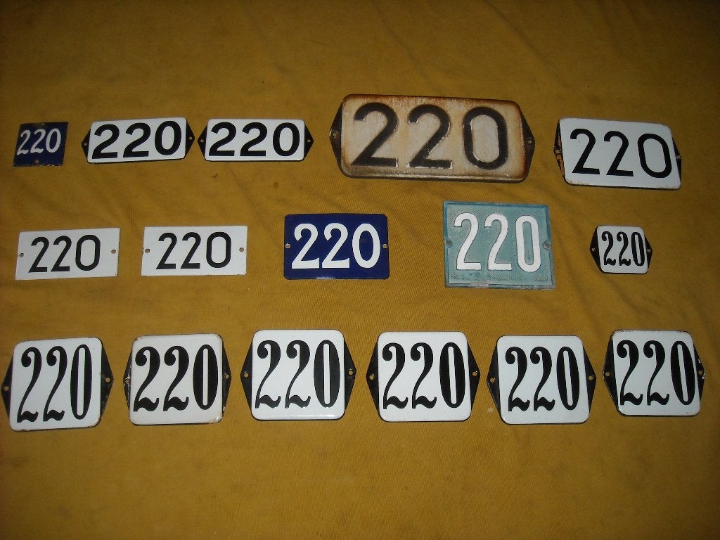 oud emaille huisnummer 220 ook 221 222 223 224 225 226 227 1, Ophalen of Verzenden