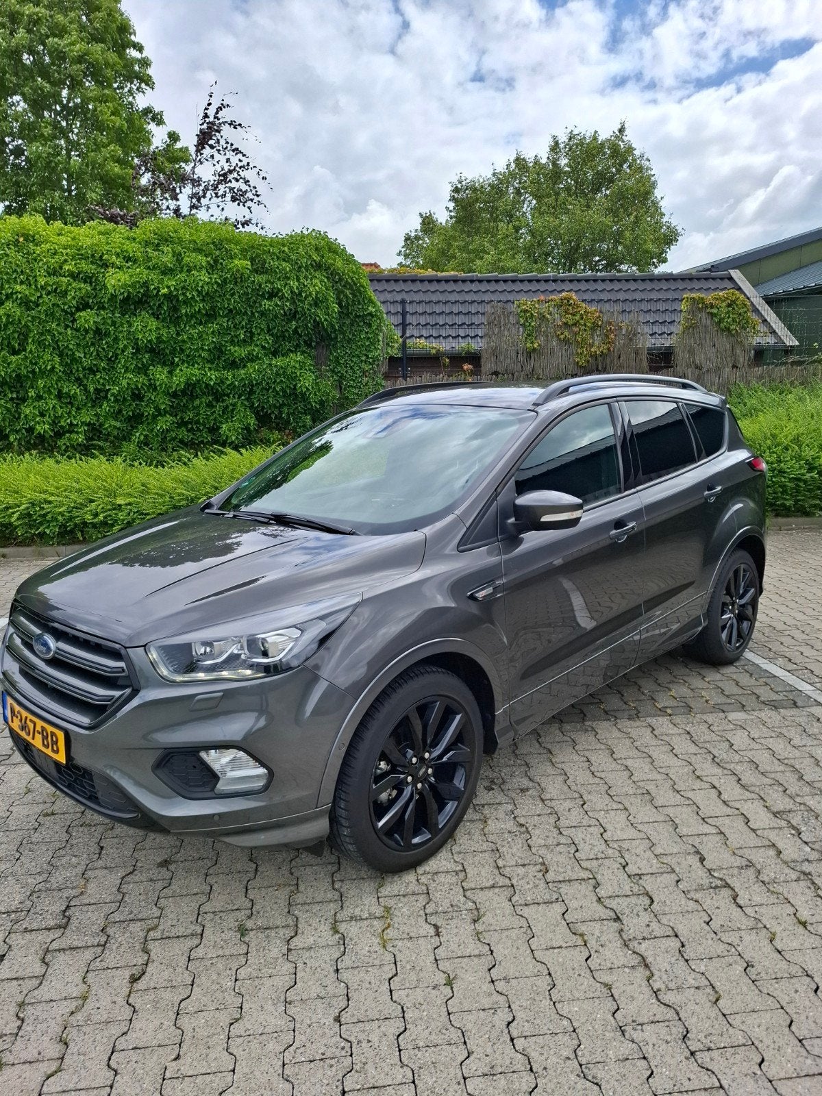 Ford Kuga 1.5 Ecoboost ST-Line 150pk, Auto's, Ford, 1498 cc, 4 cilinders, 2000 kg, Parkeerassistent