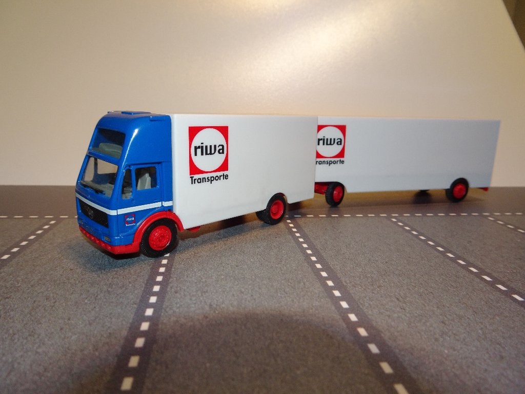 261 herpa mercedes sk volume truck riwatrans 1:87 truck, Ophalen of Verzenden, Zo goed als nieuw, Bus of Vrachtwagen, Herpa