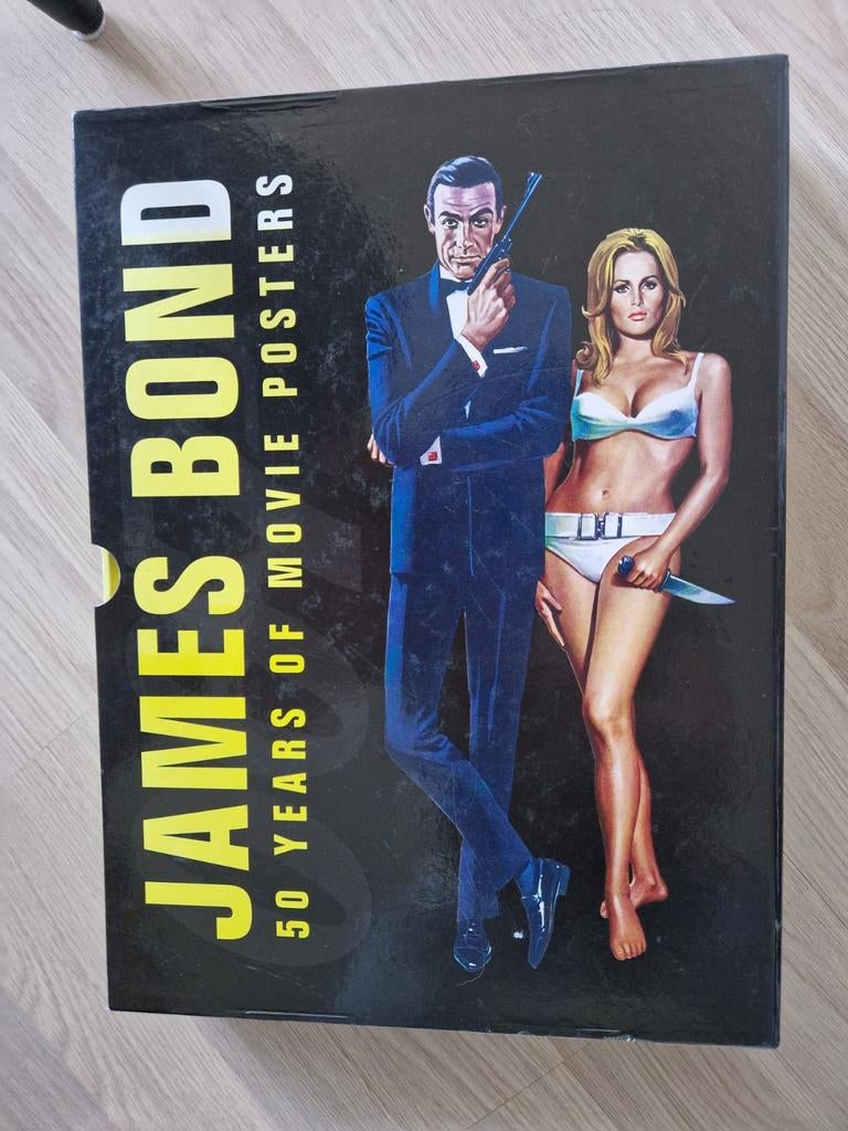 James Bond 50 years of movie posters, Ophalen