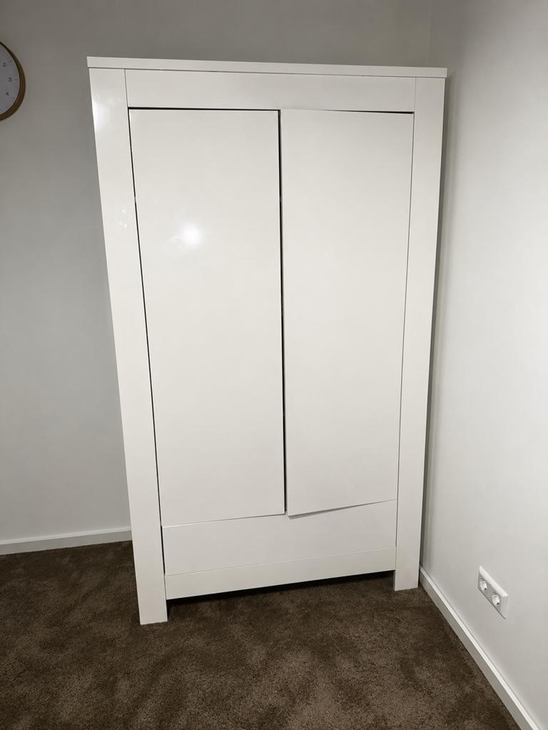 Alaska babykamer bed kast commode complete kamer, Ophalen of Verzenden, Zo goed als nieuw