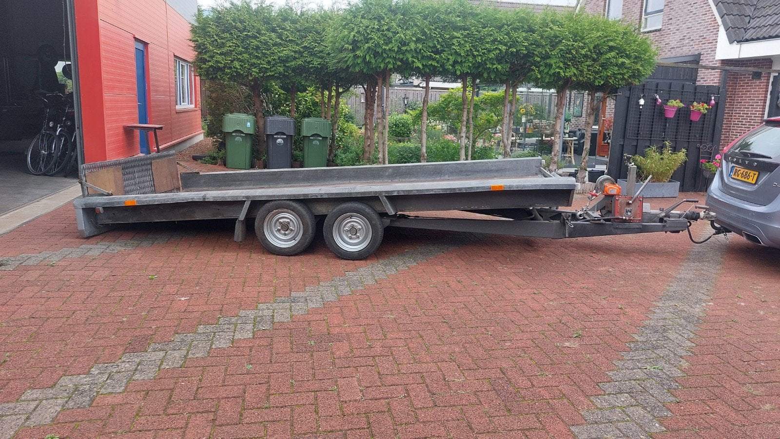 te koop autoambulance, Ophalen