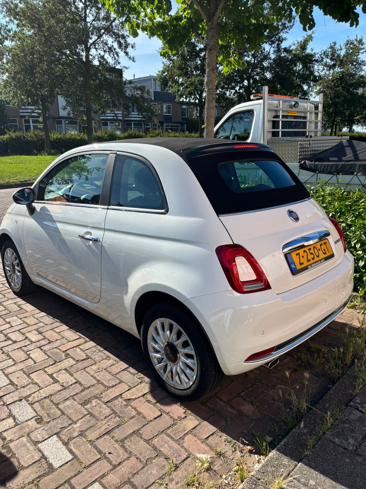 Bijna nieuwe Fiat 500 Cabrio (2024) Leaseovername - €379 p/m, Auto's, Fiat, USB, Stof, Zwart, Wit