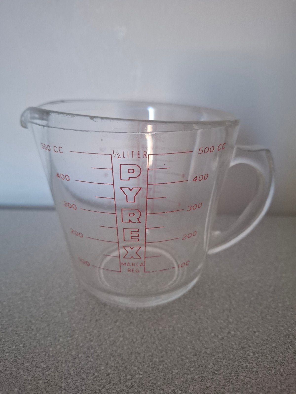 Vintage Pyrex Maatbeker 1/2 Liter - Klassiek Rood Logo, Ophalen of Verzenden