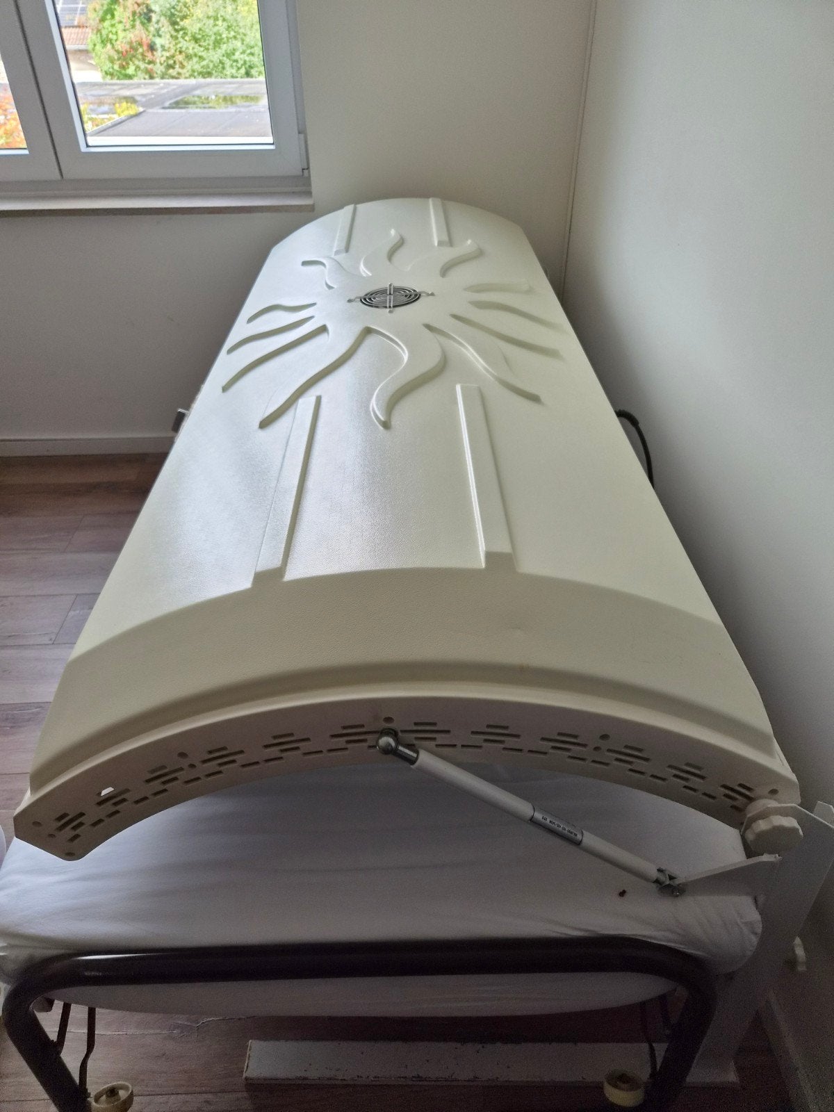 Zonnehemel/zonnebank Alisun E12 met bedje en matras, Witgoed en Apparatuur, Zonnebanken en Gezichtsbruiners, Ophalen