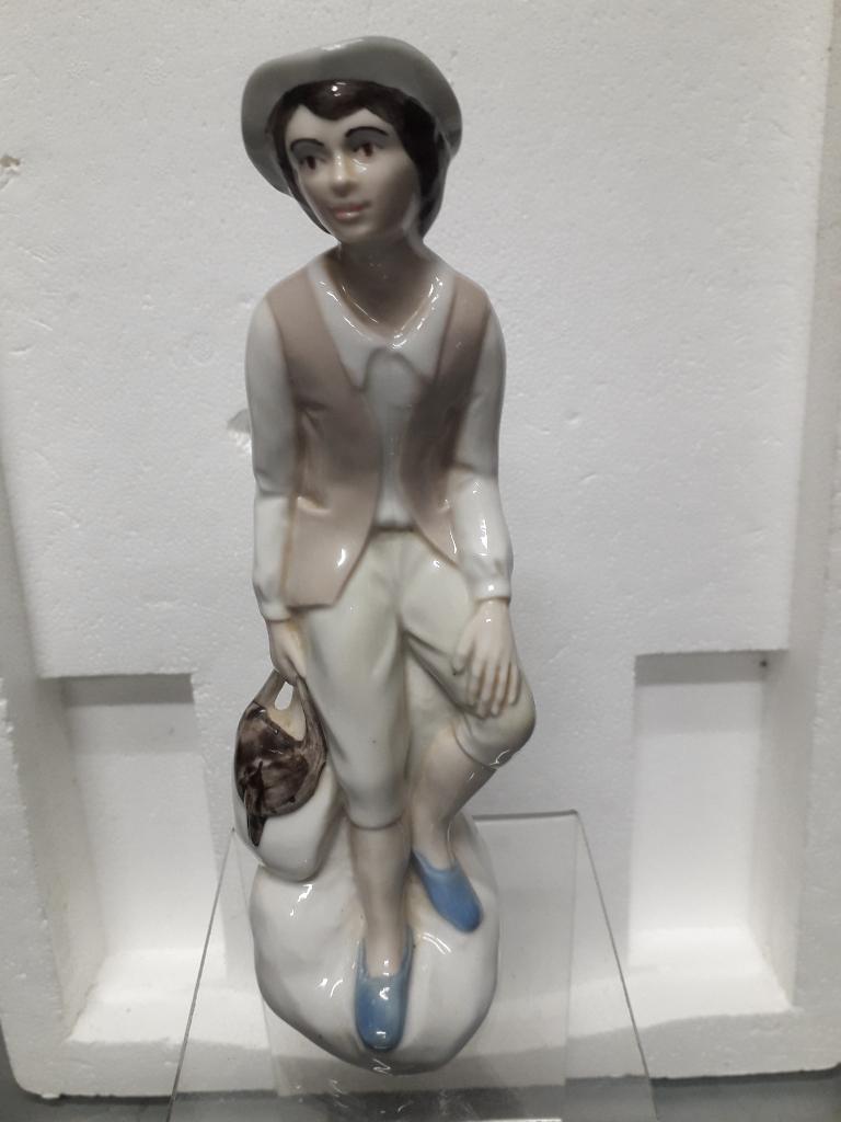 BEELD MADE in SPAIN ( STIJL LLADRO ) in PERFECTE ST 7,50 E, Ophalen of Verzenden