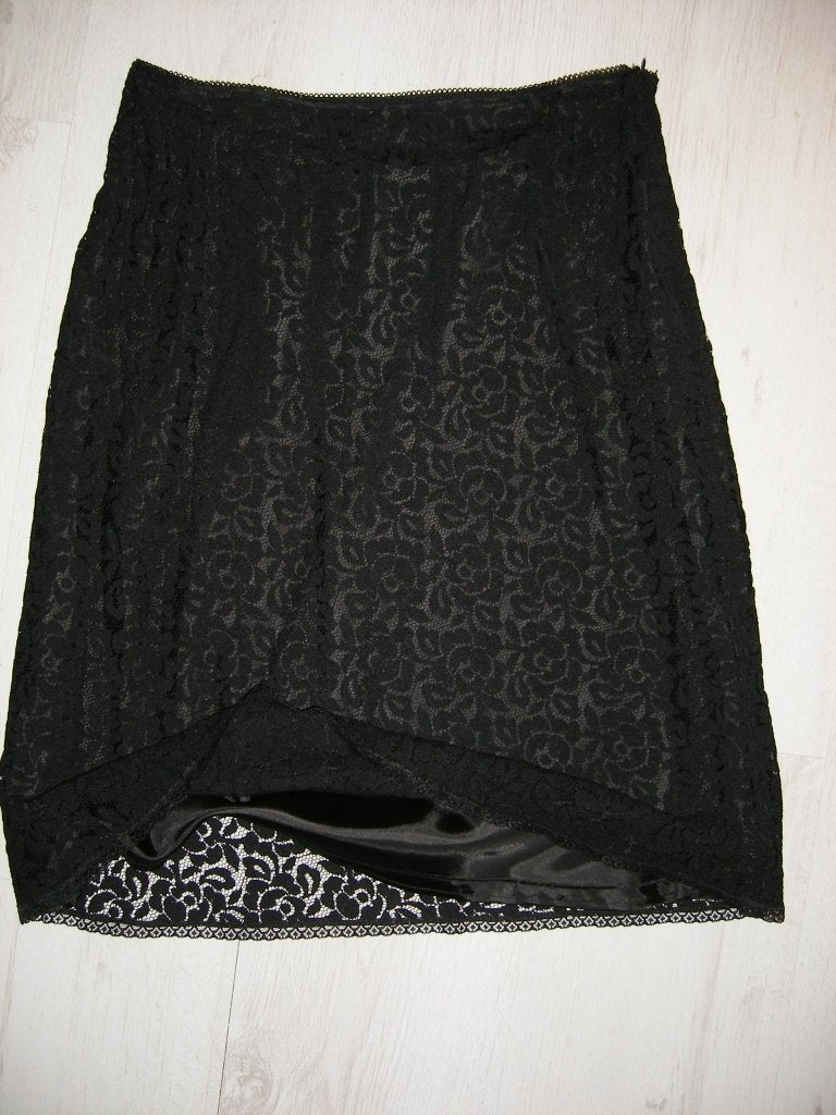 nieuwe zwarte rok met tule/kant H&M mt 38 € 7,00, Kleding | Dames, Rokken, Ophalen of Verzenden, Nieuw, Maat 38/40 (M), Zwart