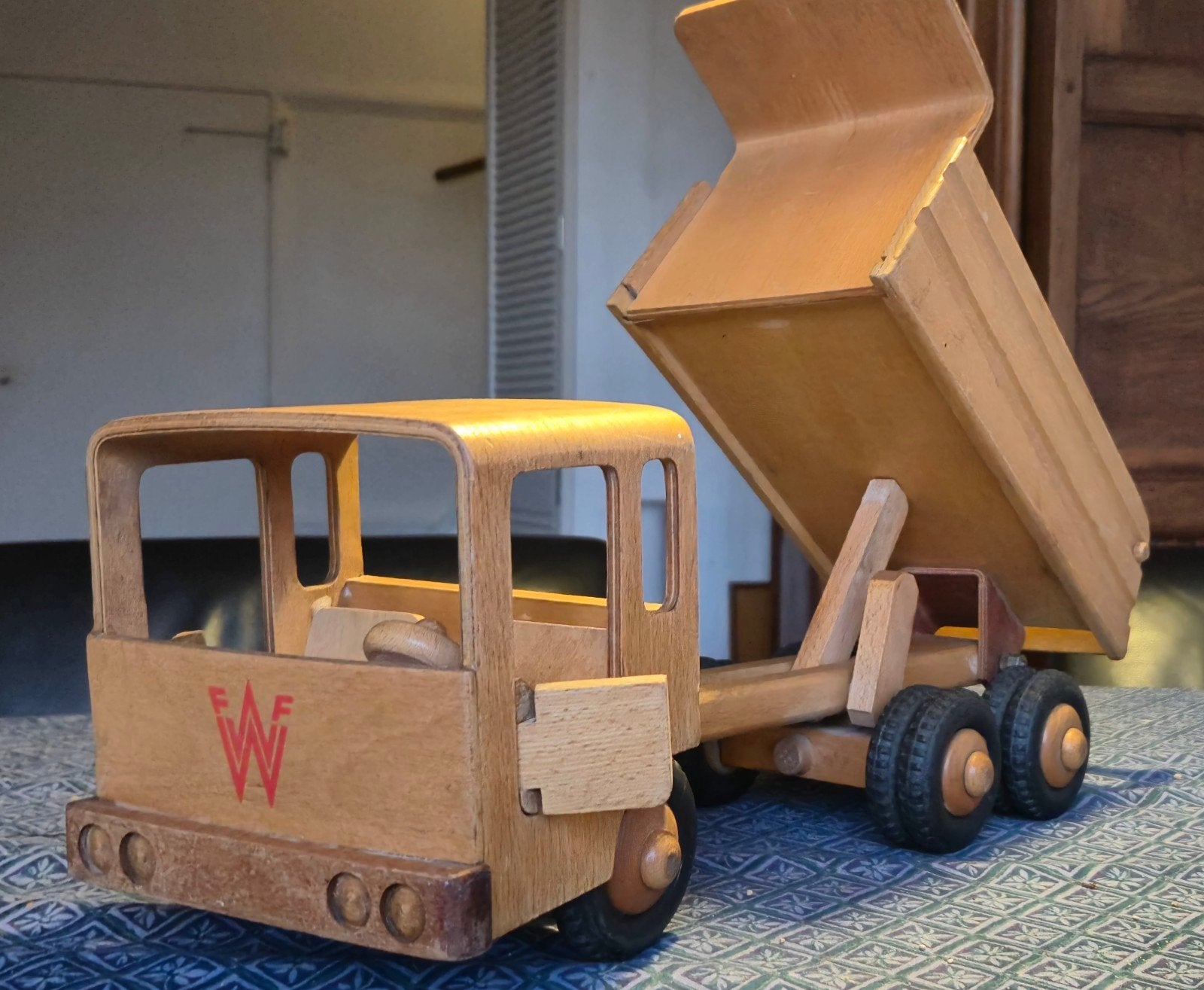 Houten kiepwagen speelgoed, Ophalen of Verzenden, Gebruikt