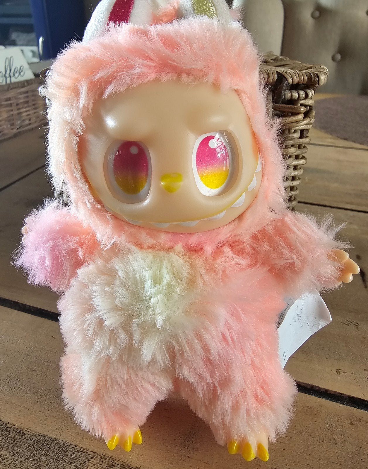 LABUBU; MOOI 2- KLEURIG POPPETJE, Ophalen of Verzenden, Zo goed als nieuw