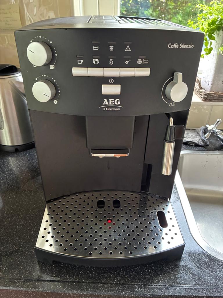 AEG Caffè Silenzio Espresso Apparaat - voor hobbyist, Ophalen, Afneembaar waterreservoir, Espresso apparaat, Koffiebonen
