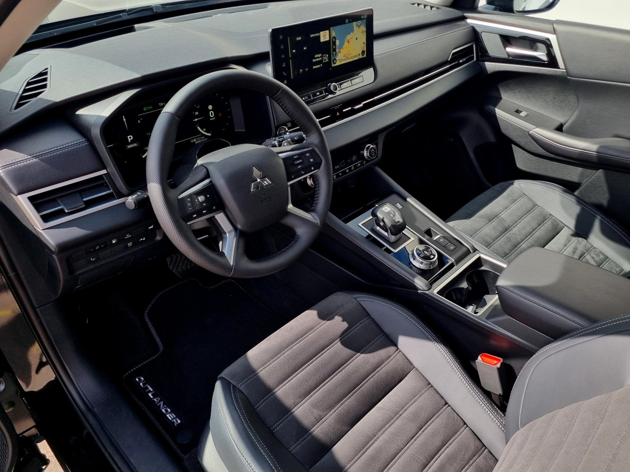 Mitsubishi Outlander 2.4 PHEV First Edition / Elektrische Ra, Automaat, Outlander, Euro 6, 4 cilinders