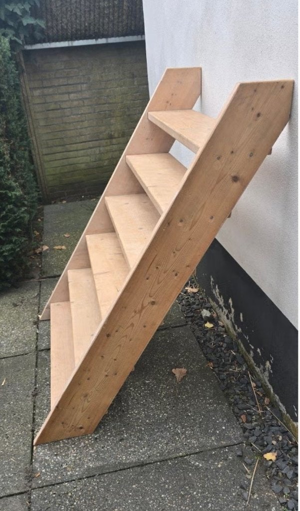 Houten trap voor zolder, vide, hoogslaper, Doe-het-zelf en Verbouw, Ophalen, Gebruikt, Trap, Minder dan 2 meter