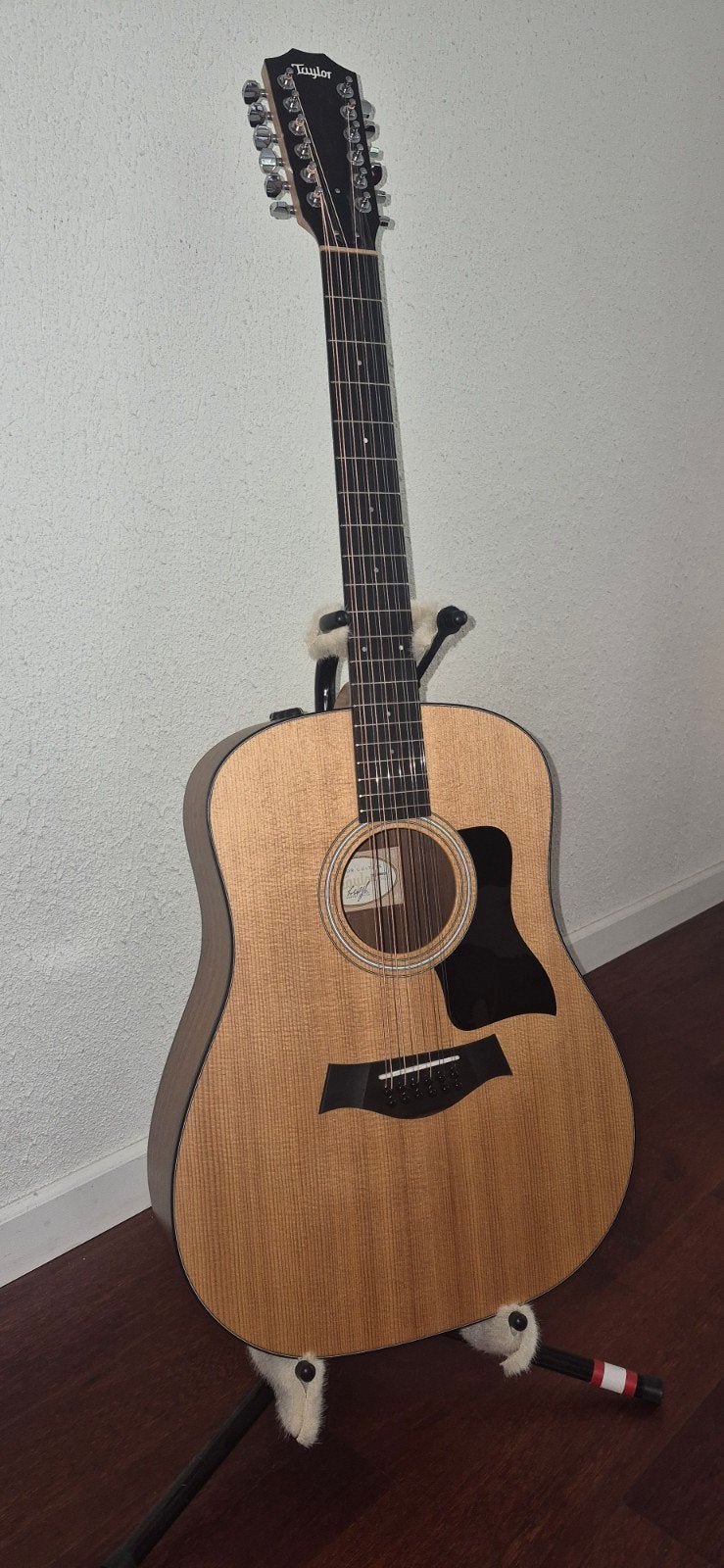 Schitterende Taylor 150e 12-snarige gitaar