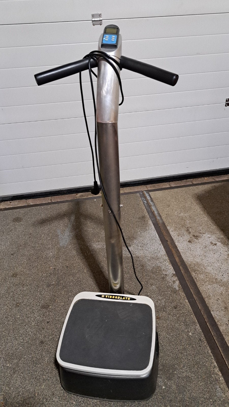 Vibroplate trilplaat - Fitnesstoestel voor thuis, Ophalen, Benen, Gebruikt, Trilplaat